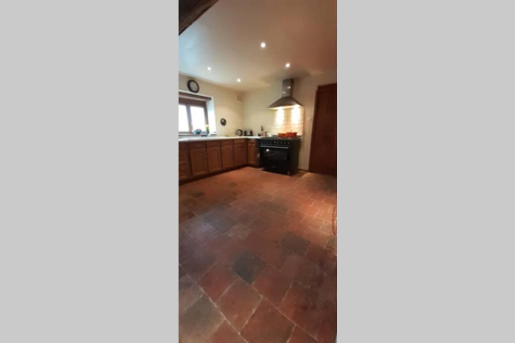 Private Farmhouse For Six In The Countryside Saint-Pierre-sur-Orthe 外观 照片