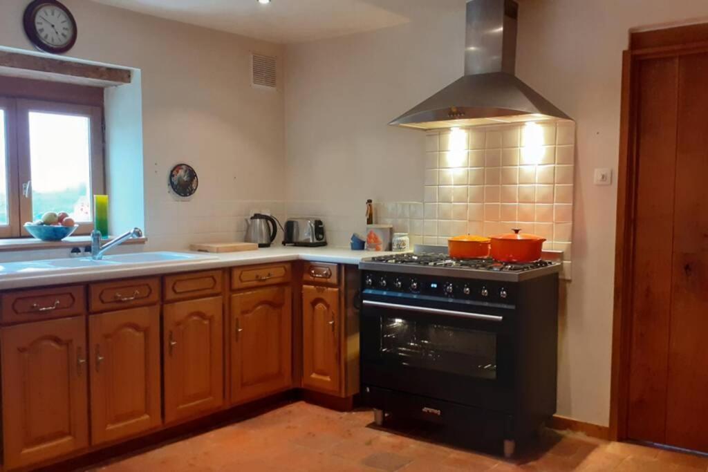 Private Farmhouse For Six In The Countryside Saint-Pierre-sur-Orthe 外观 照片